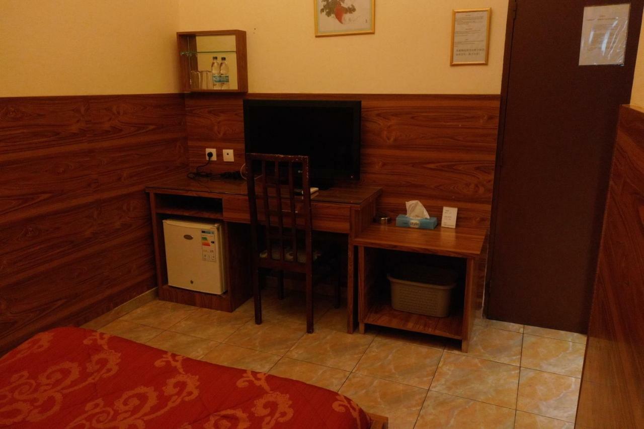 Petit Motel Beijing Абиджан Экстерьер фото