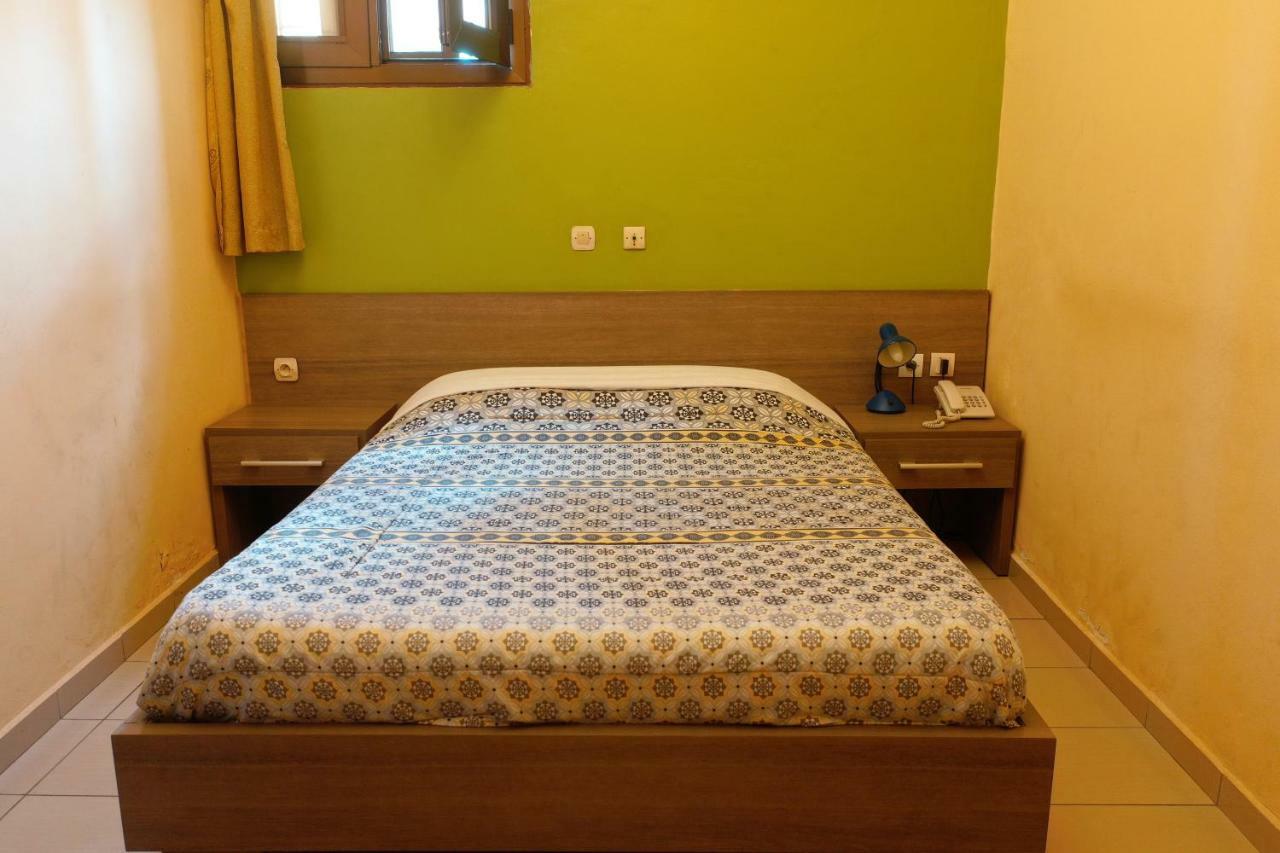Petit Motel Beijing Абиджан Экстерьер фото
