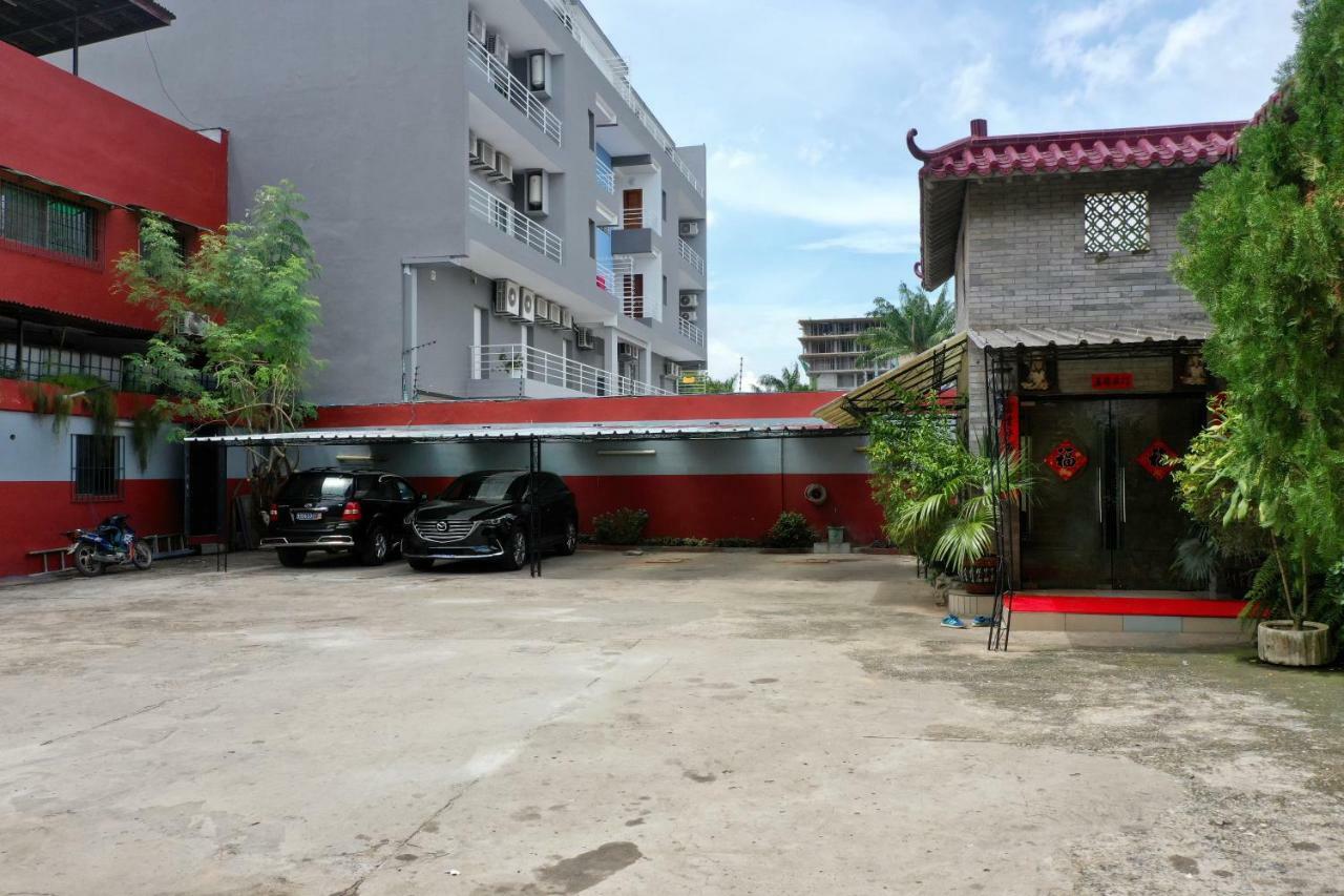 Petit Motel Beijing Абиджан Экстерьер фото